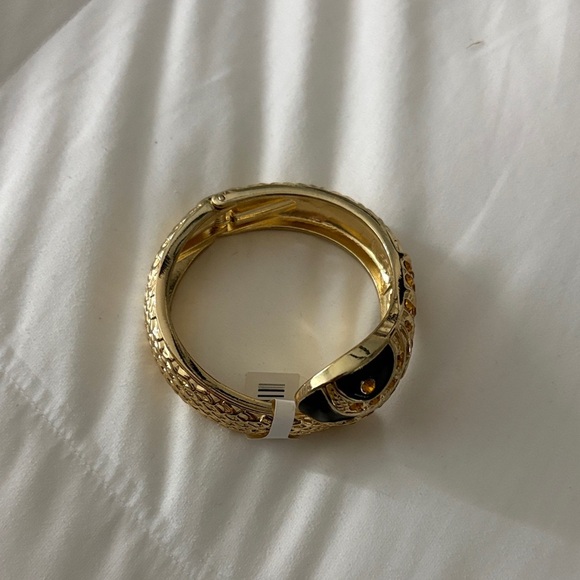 Elegant Gold and Black Snake Bracelet - Picture 2 of 2